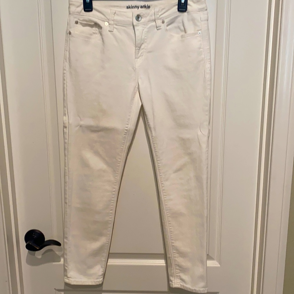 Skinny ankle white jeans
